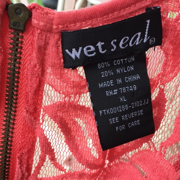 4/$20 Wet Seal Top - Picture 3 of 4